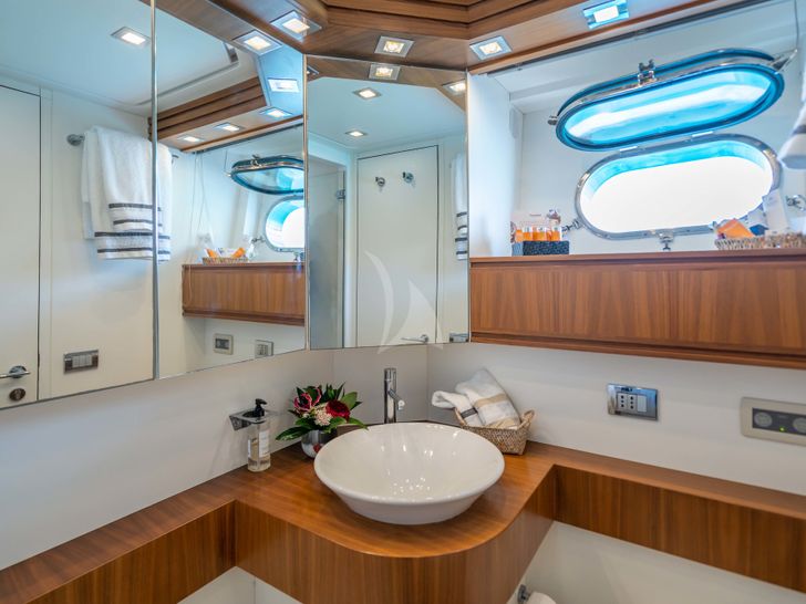 LEX Maiora 24S - VIP cabin 1 bathroom LEX Maiora 24S - VIP cabin 1 bathroom