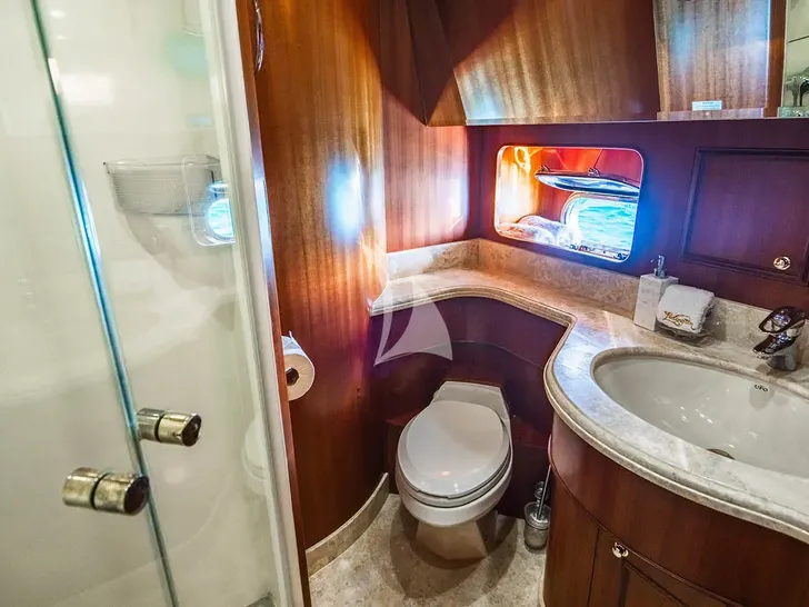 LEXINGTON Horizon 25m VIP cabin 1 bathroom LEXINGTON Horizon 25m VIP cabin 1 bathroom