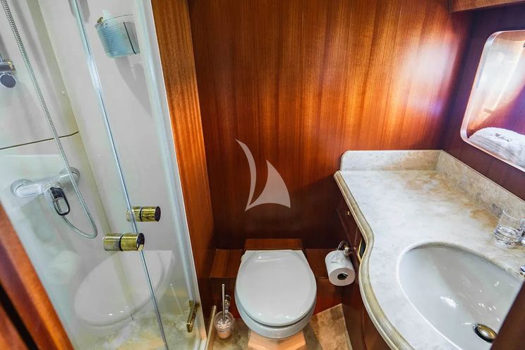 Charter Yacht LEXINGTON - Horizon 25m - 4 Cabins - Nassau - Exumas - Bahamas