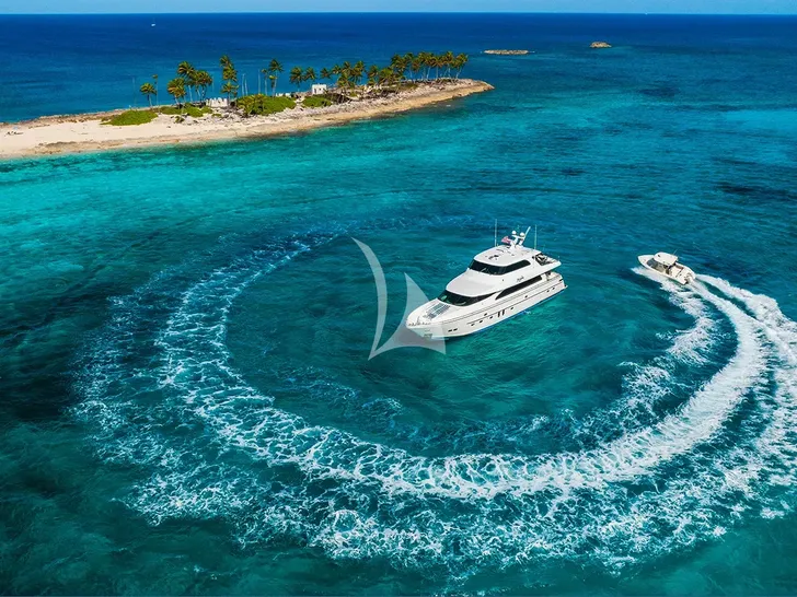 LEXINGTON Horizon 25m aerial shot with the tender LEXINGTON Horizon 25m aerial shot with the tender
