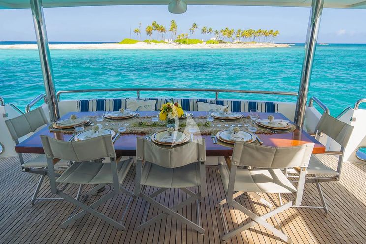 Charter Yacht LEXINGTON - Horizon 25m - 4 Cabins - Nassau - Exumas - Bahamas