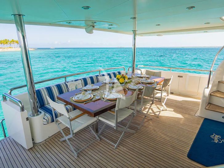 LEXINGTON Horizon 25m aft deck LEXINGTON Horizon 25m aft deck