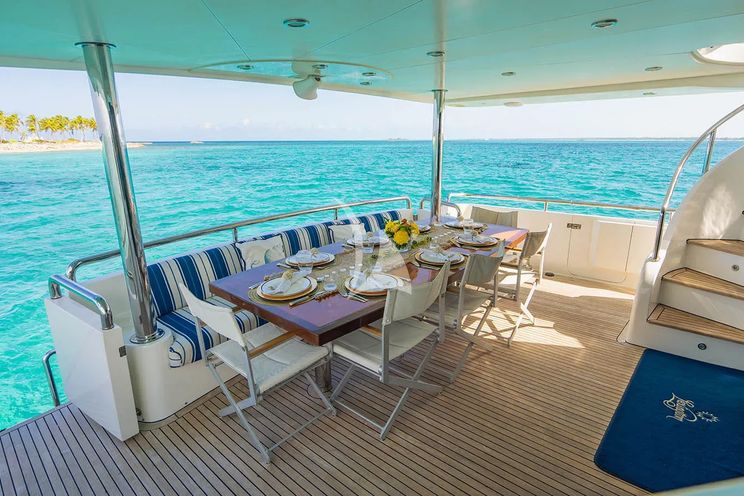 Charter Yacht LEXINGTON - Horizon 25m - 4 Cabins - Nassau - Exumas - Bahamas