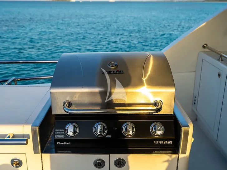 LEXINGTON Horizon 25m flybridge grill LEXINGTON Horizon 25m flybridge grill