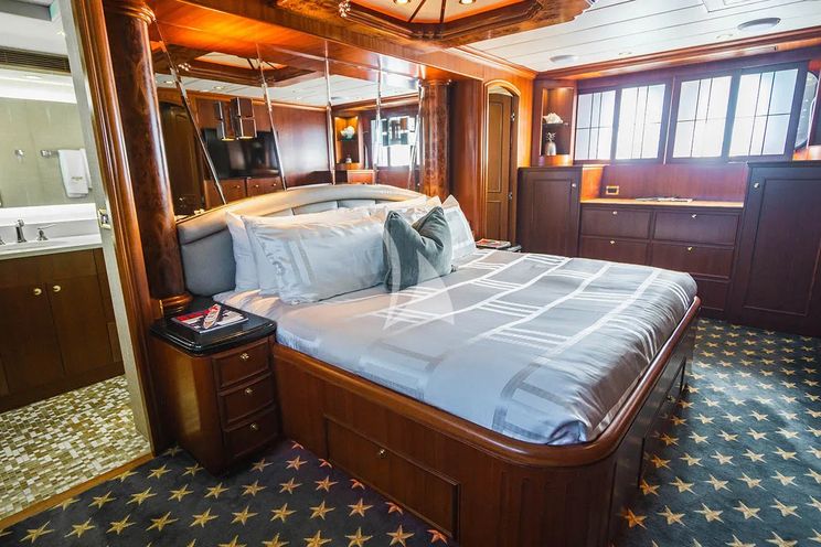 Charter Yacht LEXINGTON - Horizon 25m - 4 Cabins - Nassau - Exumas - Bahamas