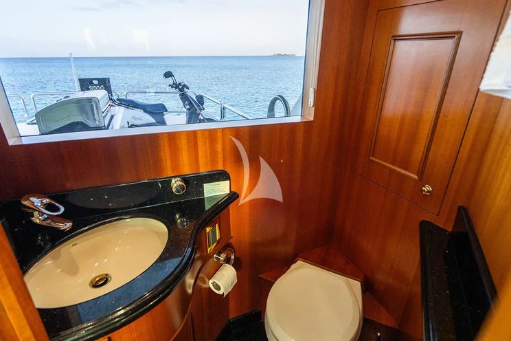 Charter Yacht LEXINGTON - Horizon 25m - 4 Cabins - Nassau - Exumas - Bahamas
