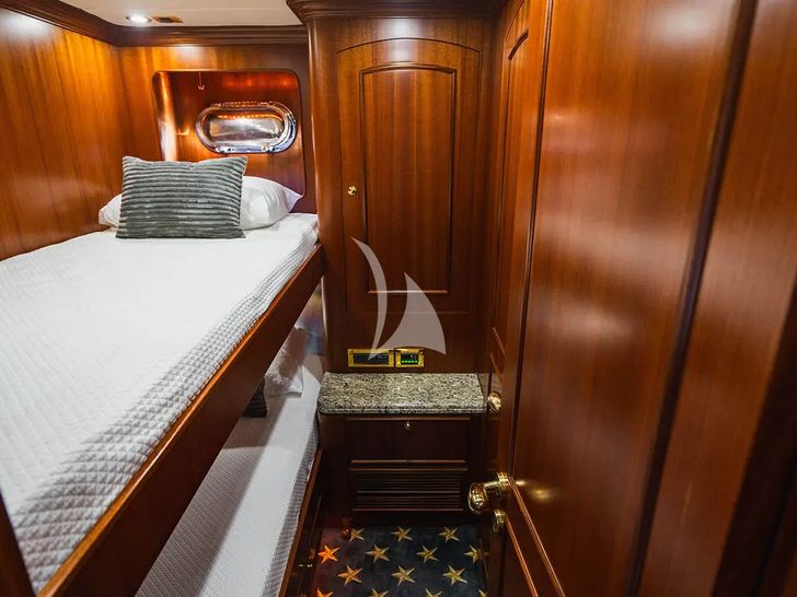 LEXINGTON Horizon 25m twin cabin bunk style LEXINGTON Horizon 25m twin cabin bunk style