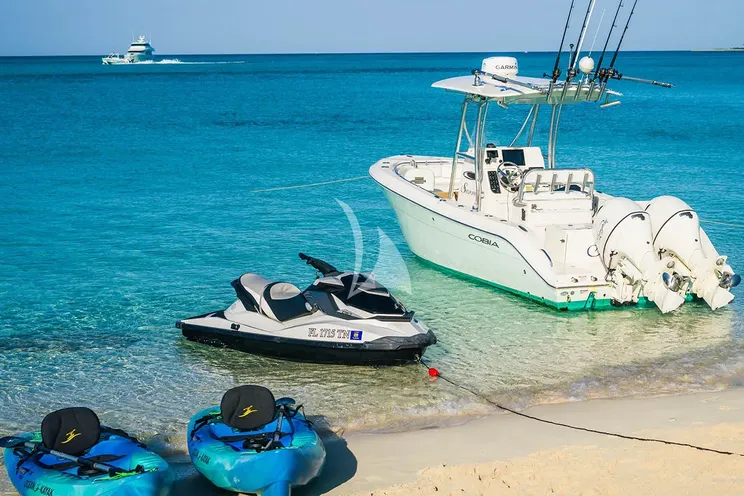 Charter Yacht LEXINGTON - Horizon 25m - 4 Cabins - Nassau - Exumas - Bahamas