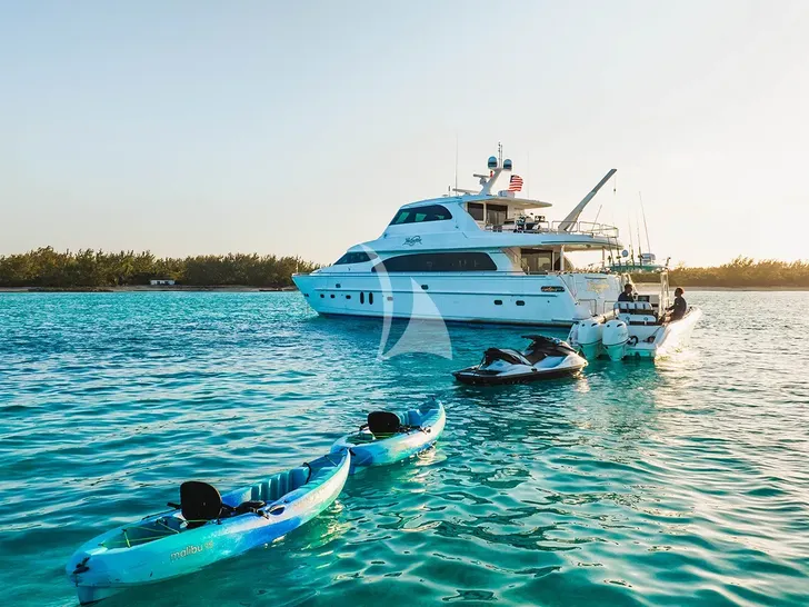 LEXINGTON Horizon 25m with the water toys LEXINGTON Horizon 25m with the water toys
