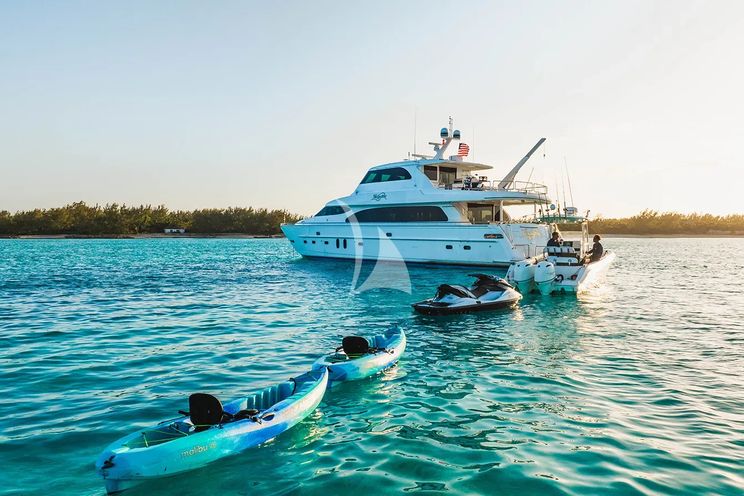 Charter Yacht LEXINGTON - Horizon 25m - 4 Cabins - Nassau - Exumas - Bahamas