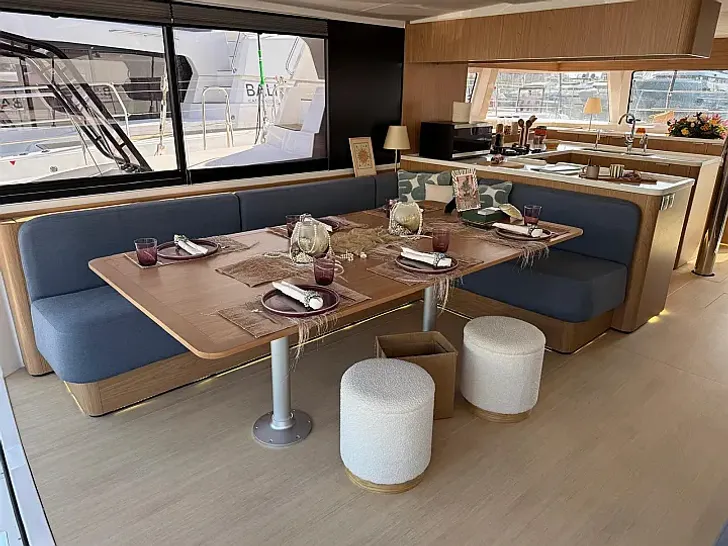 LIBERA Bali 5.2 - saloon LIBERA Bali 5.2 - saloon