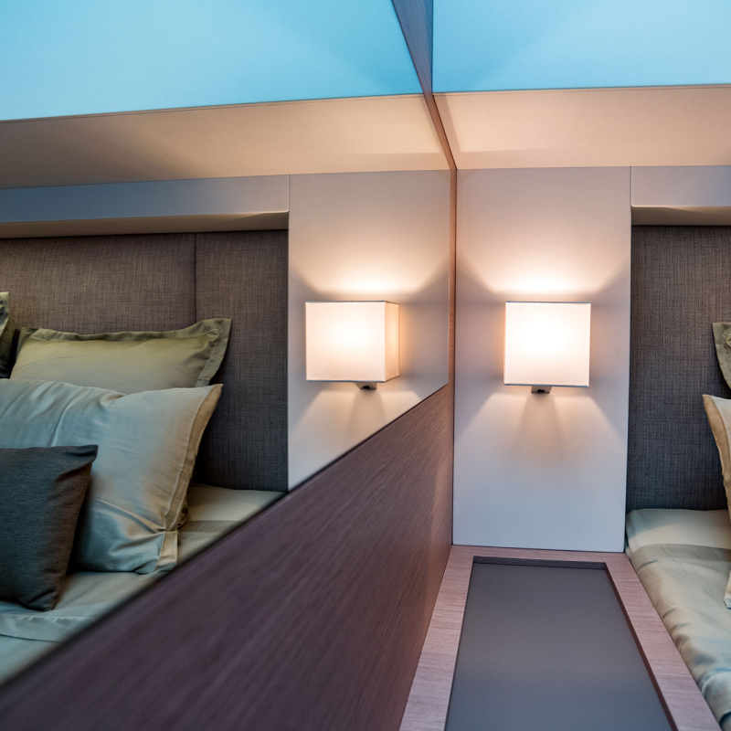 LIBERTA Fountaine Pajot Samana 59 - cabin lamp