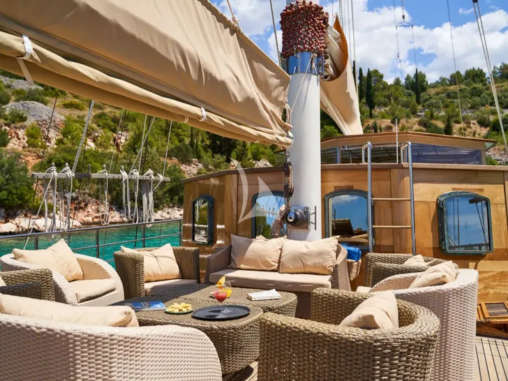 LIBRA Gulet 31m - alfresco lounge LIBRA Gulet 31m - alfresco lounge