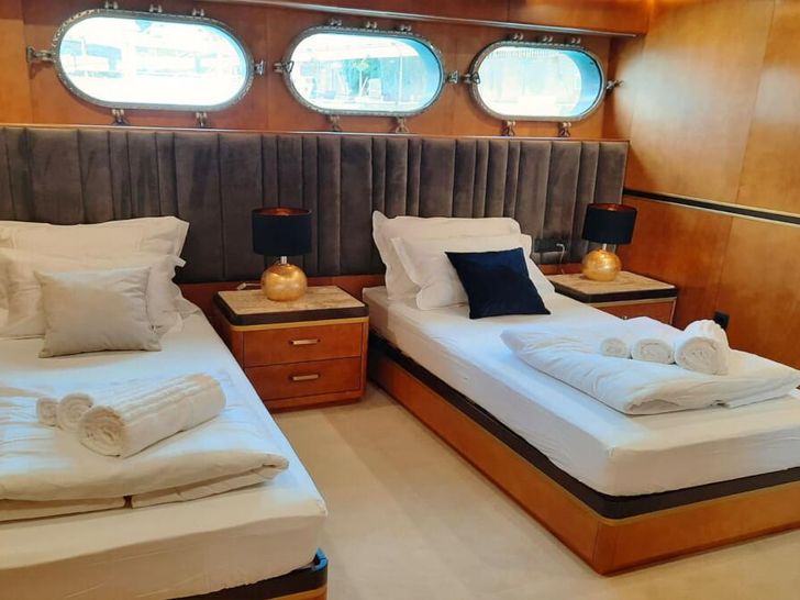 LIFE IS GOOD Ximar Sailing Yacht 45m twin cabin 1