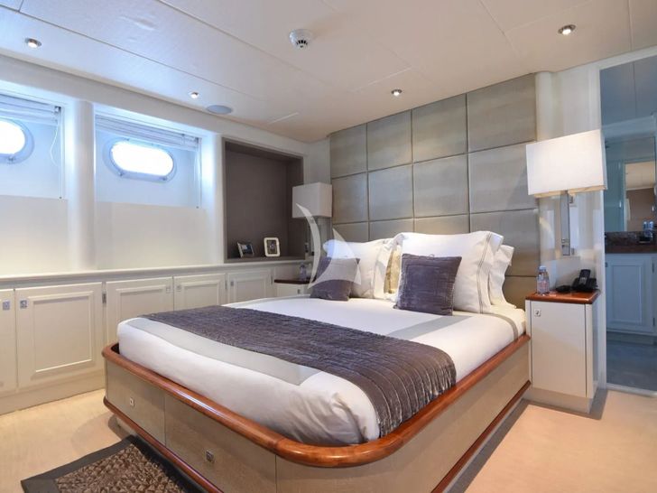 LIFE SAGA Heesen Diaship 3850 - VIP cabin 1 LIFE SAGA Heesen Diaship 3850 - VIP cabin 1