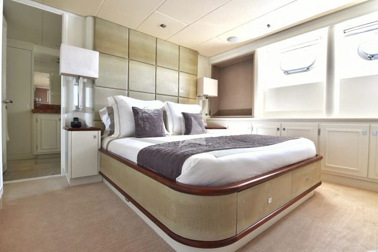 Charter Yacht LIFE SAGA - Heesen Diaship 3850 - 5 Cabins - Porto Cervo - Olbia - Portisco - La Maddalena - Sardinia - Italy