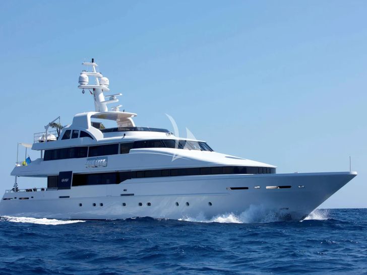 LIFE SAGA Heesen Diaship 3850 - cruising LIFE SAGA Heesen Diaship 3850 - cruising