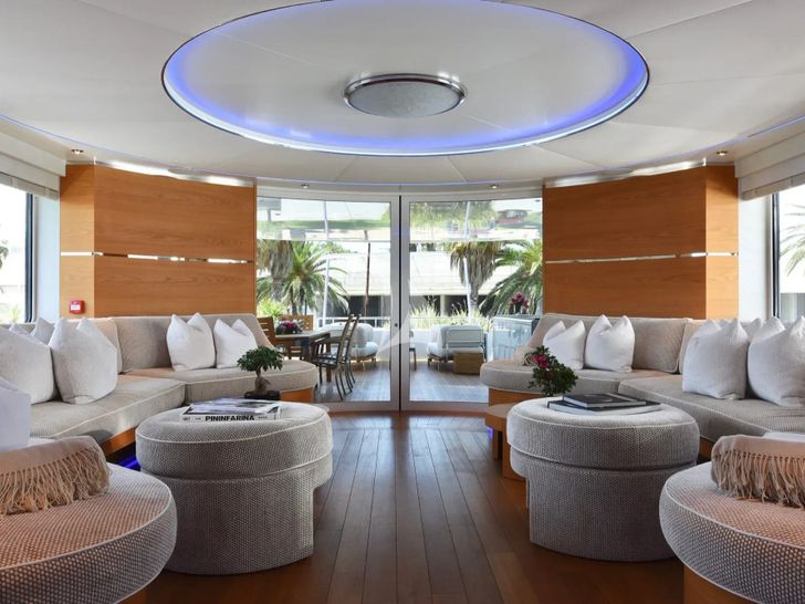 LIFE SAGA Heesen Diaship 3850 - main saloon LIFE SAGA Heesen Diaship 3850 - main saloon