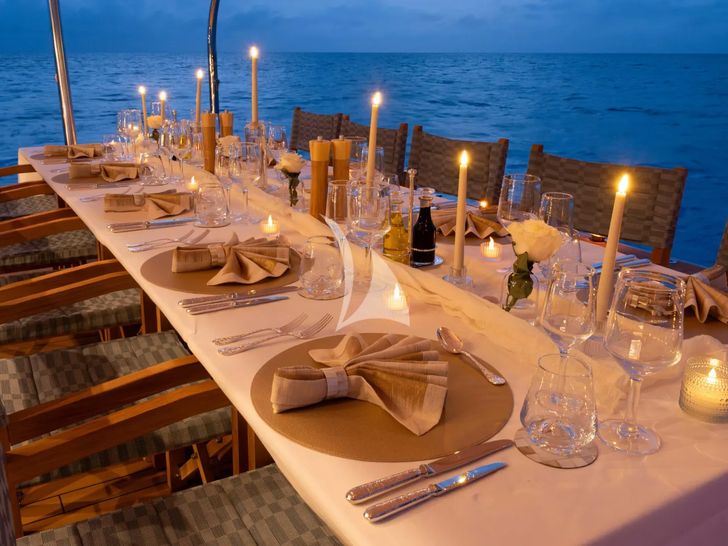 LIMERENCE Alia Sea Club 53m - alfresco dining set up LIMERENCE Alia Sea Club 53m - alfresco dining set up