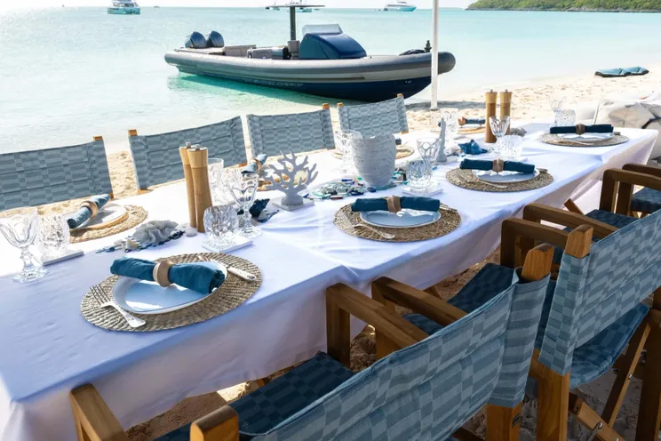 Charter Yacht LIMERENCE - Alia Sea Club 53m - 5 Cabins - Cannes - Nice - Antibes - St Tropez - French Riviera - Monaco