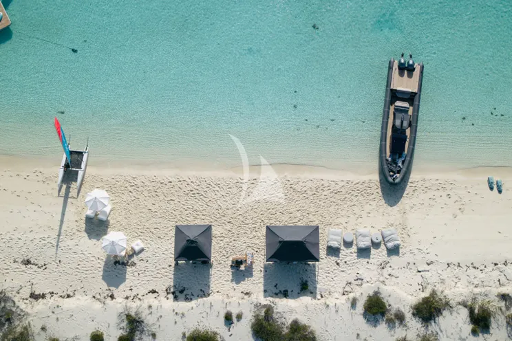 Charter Yacht LIMERENCE - Alia Sea Club 53m - 5 Cabins - Cannes - Nice - Antibes - St Tropez - French Riviera - Monaco