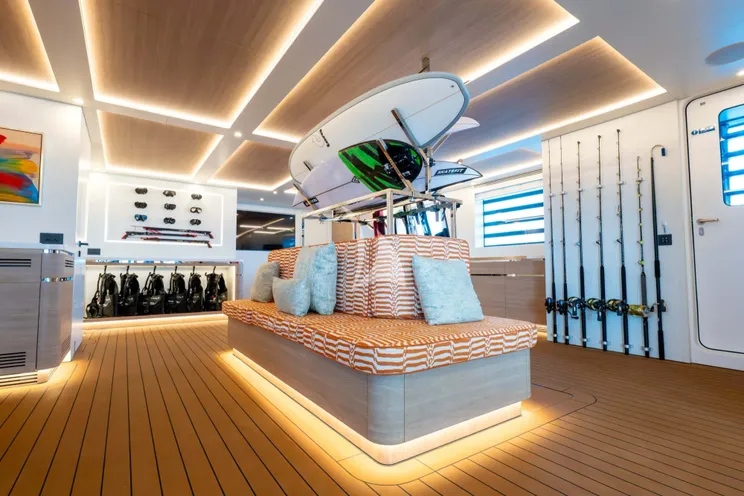 Charter Yacht LIMERENCE - Alia Sea Club 53m - 5 Cabins - Cannes - Nice - Antibes - St Tropez - French Riviera - Monaco