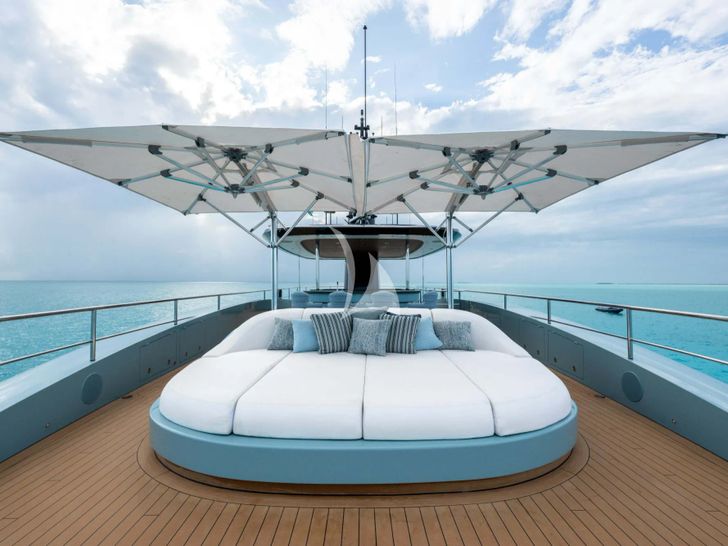 LIMERENCE Alia Sea Club 53m - sun deck forward bronzing area LIMERENCE Alia Sea Club 53m - sun deck forward bronzing area