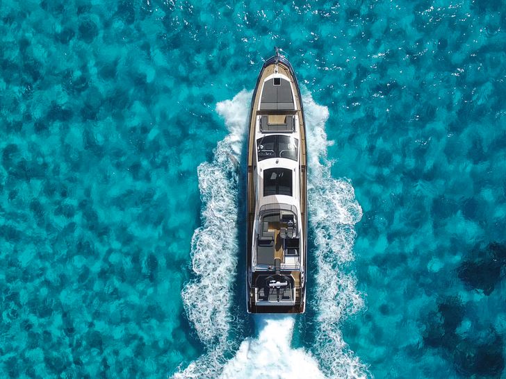 LIMITLESS Azimut S7 Aerial