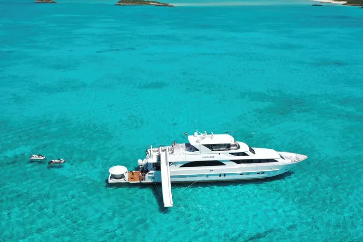 Charter Yacht LIMITLESS - Hargrave 101 - 4 Cabins - Nassau - Staniel Cay - Exumas - Bahamas