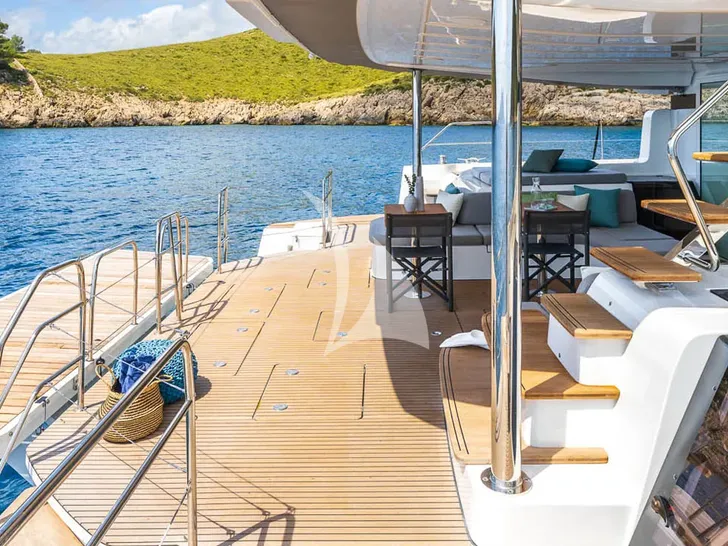 LINDA Lagoon 60 - aft deck alfresco dining lounge and amenities LINDA Lagoon 60 - aft deck alfresco dining lounge and amenities