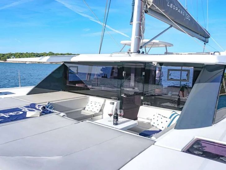 LIVIN Leopard 58 - foredeck LIVIN Leopard 58 - foredeck