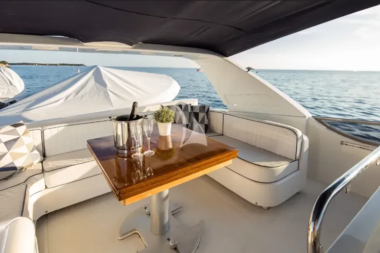 Charter Yacht LIZARD - Sanlorenzo 72 - 4 Cabins - Cannes - St Tropez - Nice - French Riviera