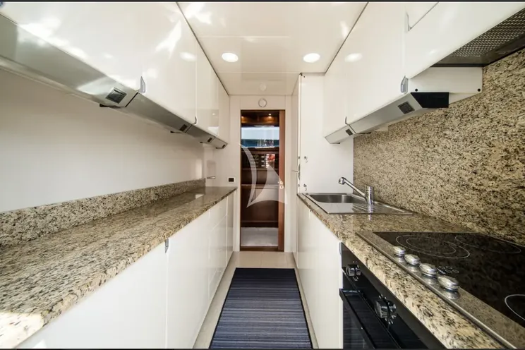 Charter Yacht LIZARD - Sanlorenzo 72 - 4 Cabins - Cannes - St Tropez - Nice - French Riviera