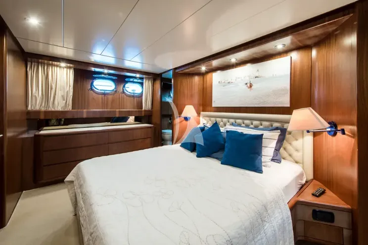 Charter Yacht LIZARD - Sanlorenzo 72 - 4 Cabins - Cannes - St Tropez - Nice - French Riviera