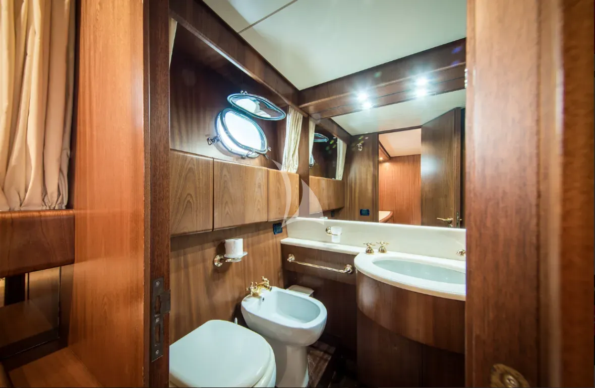 LIZARD Sanlorenzo 72 - twin cabin 2 bathroom