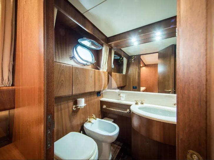 LIZARD Sanlorenzo 72 - twin cabin 2 bathroom LIZARD Sanlorenzo 72 - twin cabin 2 bathroom