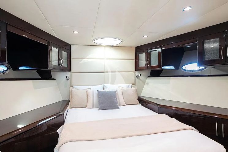 Charter Yacht LIZZI - Lazzara 75 - 4 Cabins - Cannes - Mandelieu La Napoule - St Tropez - Antibes - French Riviera