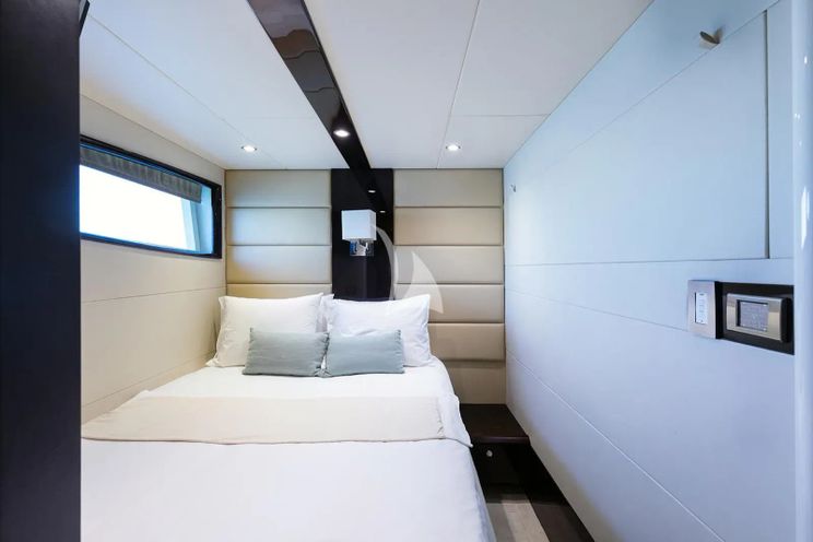 Charter Yacht LIZZI - Lazzara 75 - 4 Cabins - Cannes - Mandelieu La Napoule - St Tropez - Antibes - French Riviera