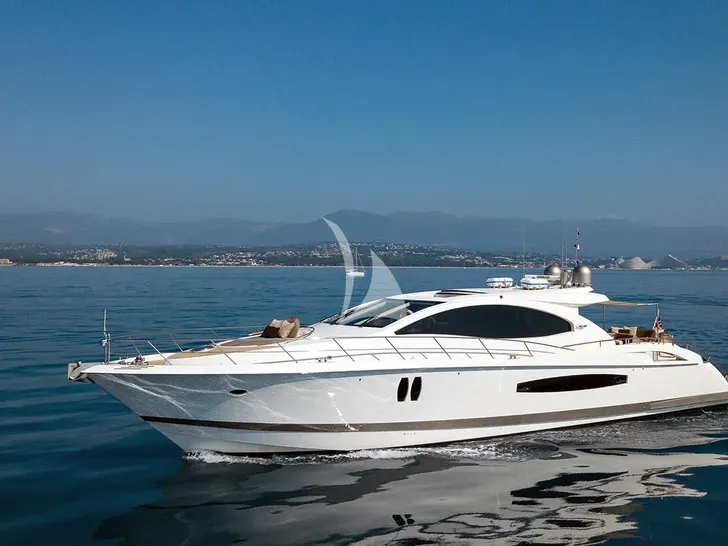 LIZZI Lazzara 75 cruising LIZZI Lazzara 75 cruising