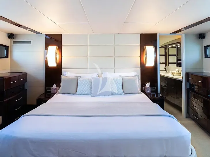 LIZZI Lazzara 75 master cabin LIZZI Lazzara 75 master cabin