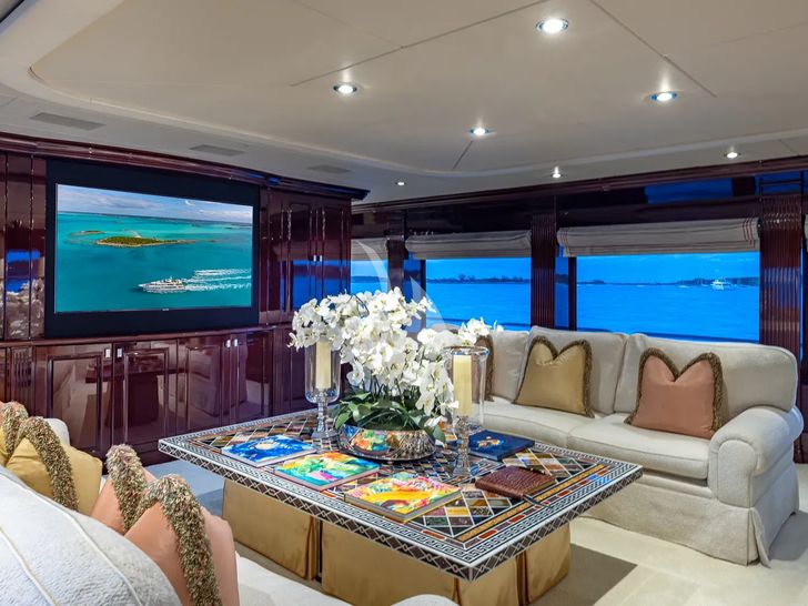 LADY JOY Christensen 157 - sky lounge LADY JOY Christensen 157 - sky lounge