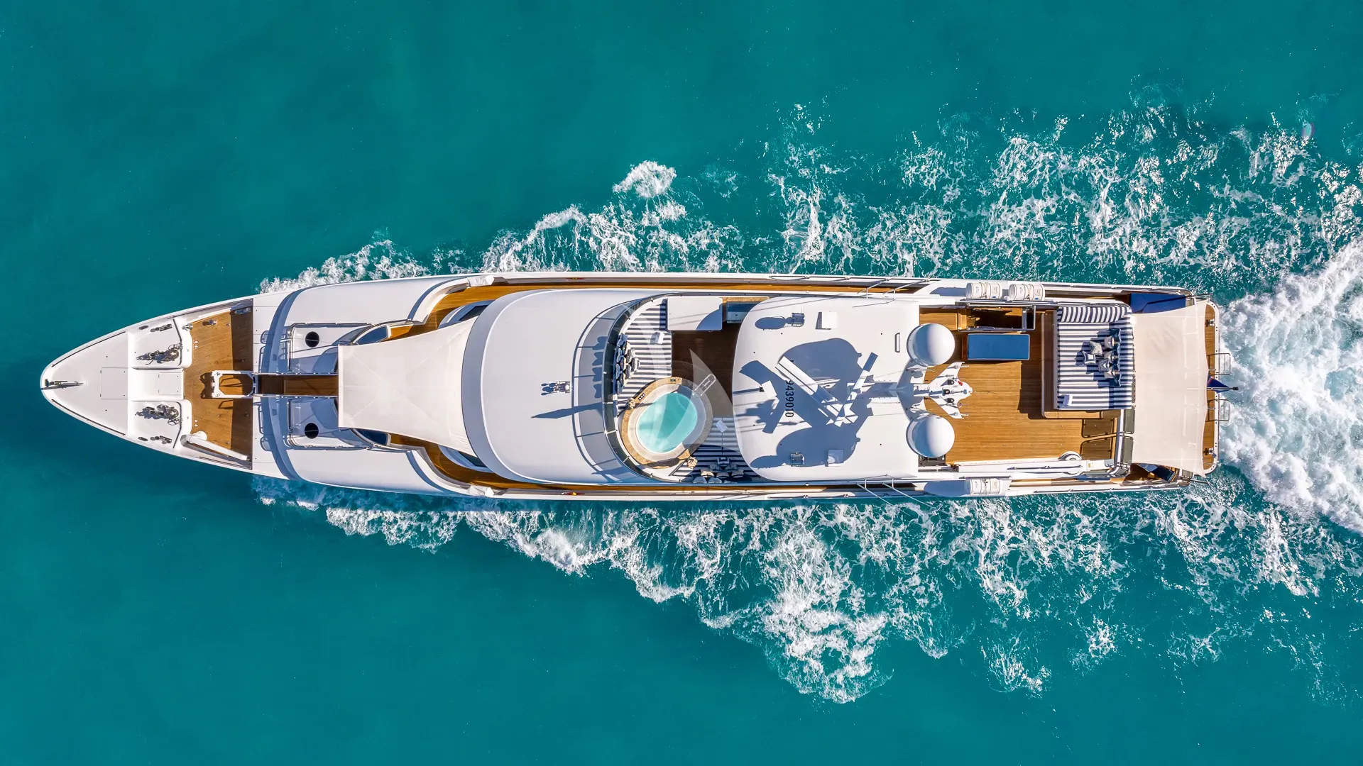 Charter Yacht LADY JOY - Christensen 157 - 6 Cabins - Nassau - Exumas - Bahamas