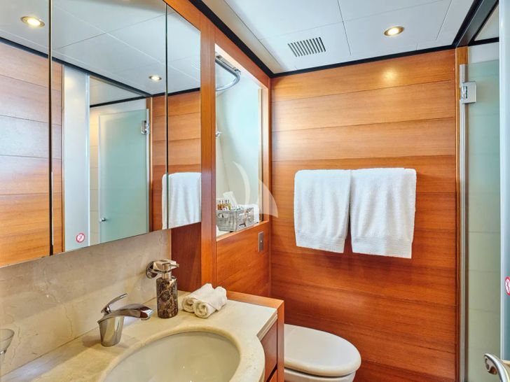 LOANA Baglietto 34m - VIP cabin 2 bathroom LOANA Baglietto 34m - VIP cabin 2 bathroom
