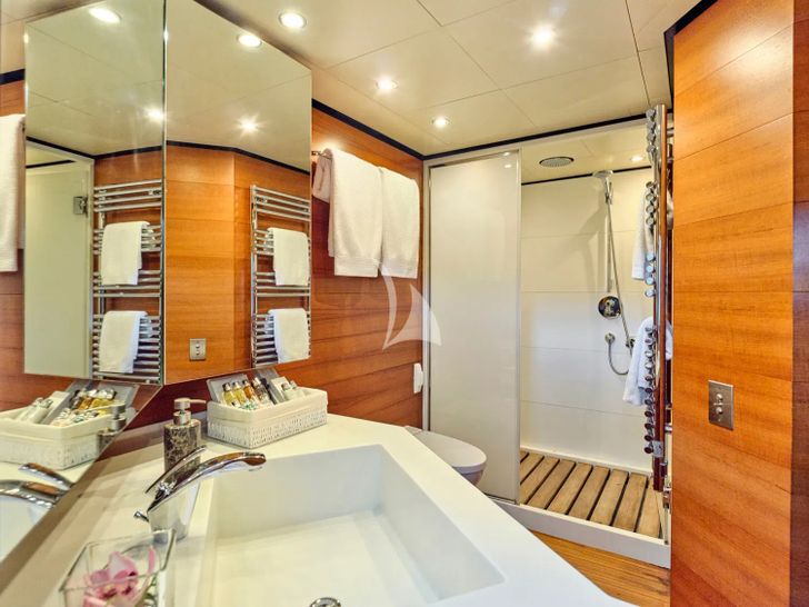 LOANA Baglietto 34m - master cabin bathroom LOANA Baglietto 34m - master cabin bathroom