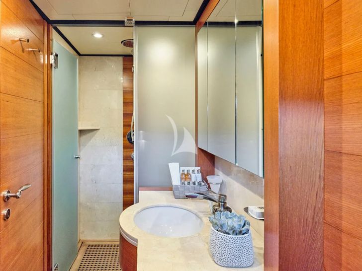 LOANA Baglietto 34m - twin cabin bathroom LOANA Baglietto 34m - twin cabin bathroom