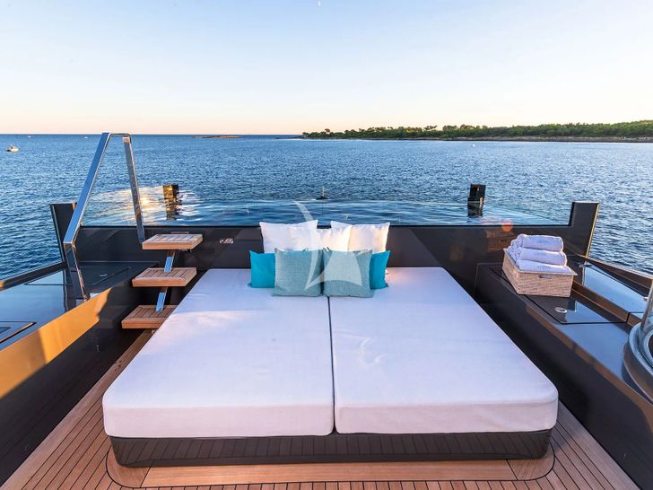 LOEWE Tankoa T55 Sportiva - sundeck sun beds LOEWE Tankoa T55 Sportiva - sundeck sun beds