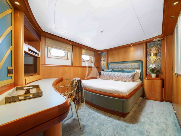 LOHANKA Hakvoort 40m VIP cabin 1 LOHANKA Hakvoort 40m VIP cabin 1