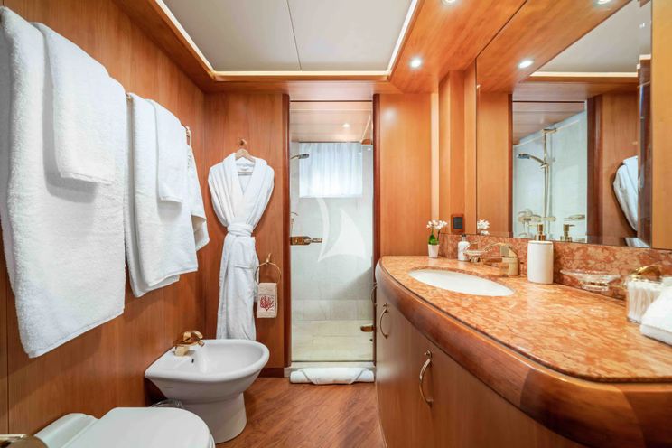 Charter Yacht LOHANKA - Hakvoort 40m - 4 Cabins - Nassau - Exumas - Bahamas