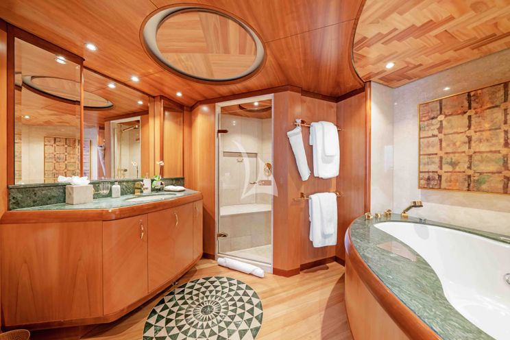 Charter Yacht LOHANKA - Hakvoort 40m - 4 Cabins - Nassau - Exumas - Bahamas