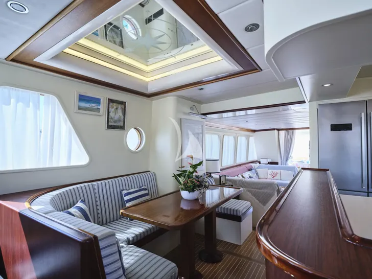 LIBERTY OF LONDON Custom Aluminum Cutter 24m - saloon dining and bar LIBERTY OF LONDON Custom Aluminum Cutter 24m - saloon dining and bar